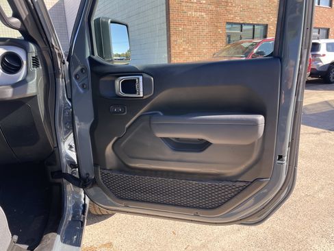 Used 2025 Jeep Wrangler Sport S w/ Convenience Group image 10