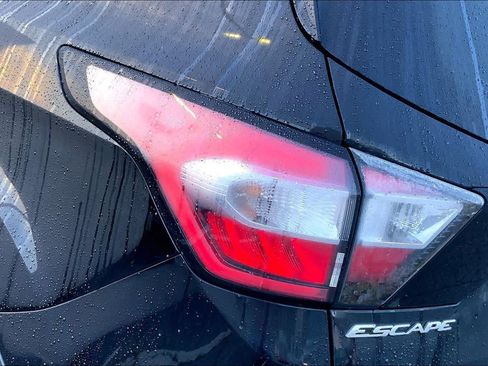Used 2017 Ford Escape SE AWD/4WD image 26