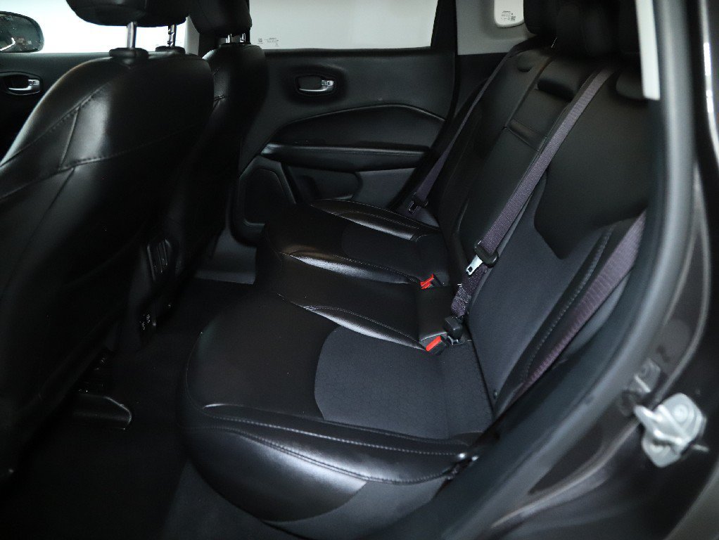 Used 2019 Jeep Compass Latitude AWD/4WD image 14