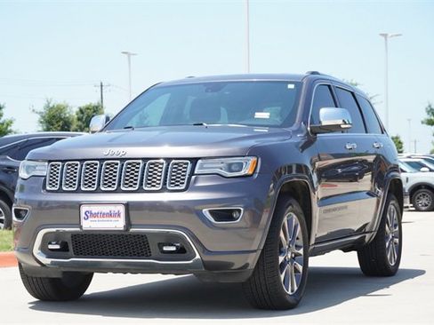 Used 2017 Jeep Grand Cherokee Overland image 3