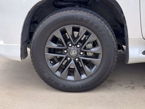 Used 2023 Lexus GX 460 Premium w/ Premium Package AWD/4WD image 17