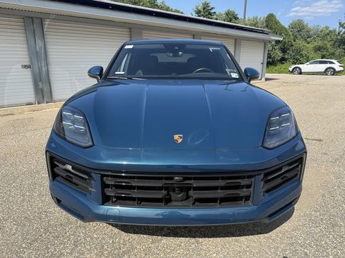 Used 2024 Porsche Cayenne Coupe AWD/4WD image 8
