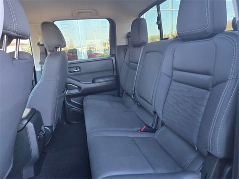 Used 2023 Nissan Frontier SV w/ SV Convenience Package image 18