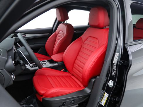 New 2025 Alfa Romeo Stelvio Sprint w/ Veloce Package image 21