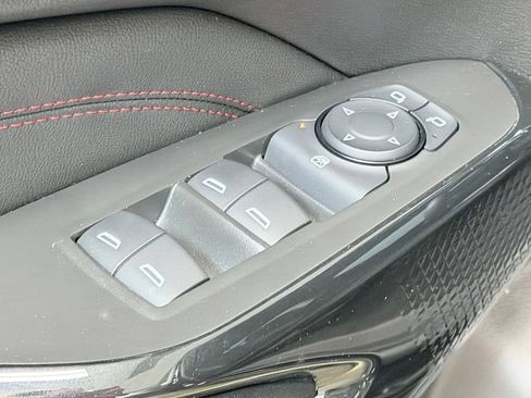 Used 2025 Chevrolet Trax RS w/ Driver Confidence Package FWD image 11