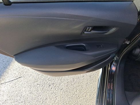 Used 2022 Toyota Corolla LE image 14