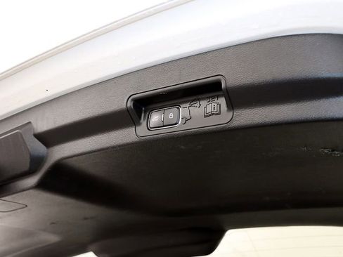 Certified 2022 Ford Explorer XLT image 29