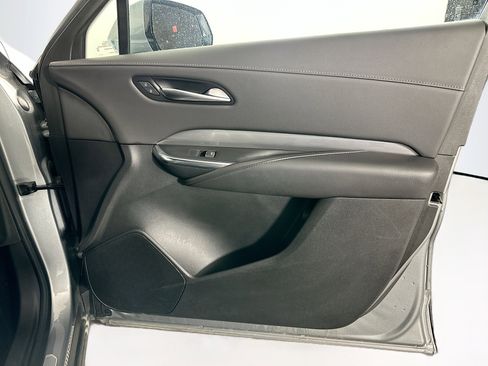 Used 2024 Cadillac XT4 Premium Luxury image 31