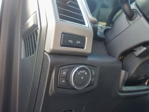 Used 2018 Ford F250 Lariat w/ Chrome Package image 23