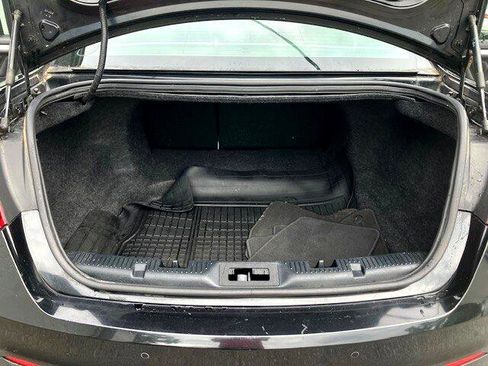 Used 2015 Ford Taurus SEL image 8