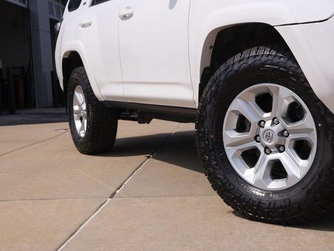 Certified 2022 Toyota 4Runner SR5 Premium w/ Moonroof Package AWD/4WD image 3