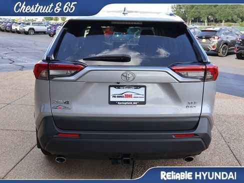 Used 2025 Toyota RAV4 XLE Premium w/ Weather Package AWD/4WD image 5