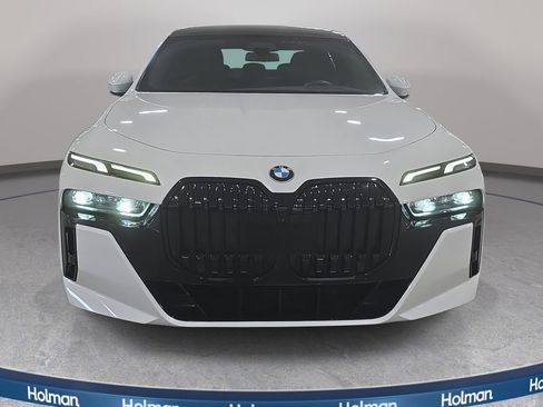 Certified 2023 BMW 740i RWD image 3