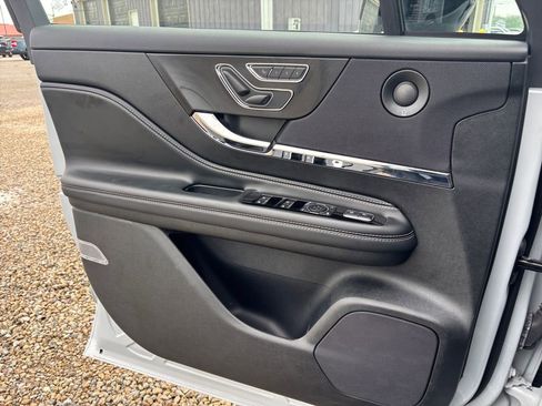 Used 2025 Lincoln Corsair Reserve w/ Equipment Group 202A AWD/4WD image 15