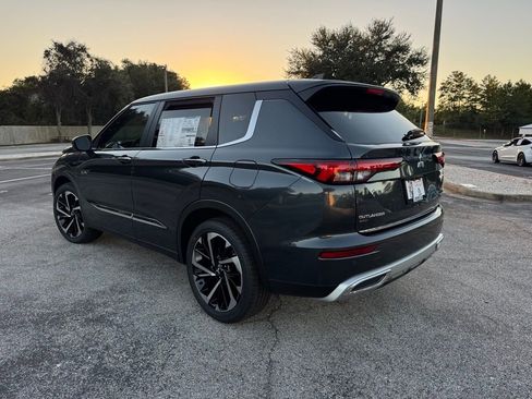 New 2025 Mitsubishi Outlander SE image 5