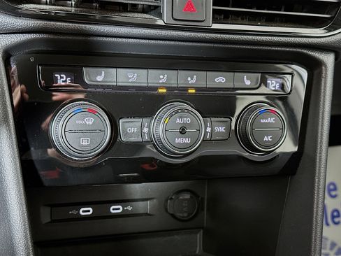 Used 2024 Volkswagen Taos SE image 15