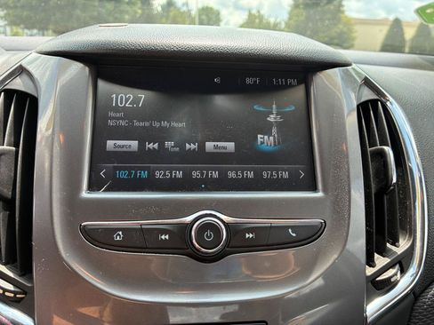 Used 2017 Chevrolet Cruze LT w/ Convenience Package FWD image 11