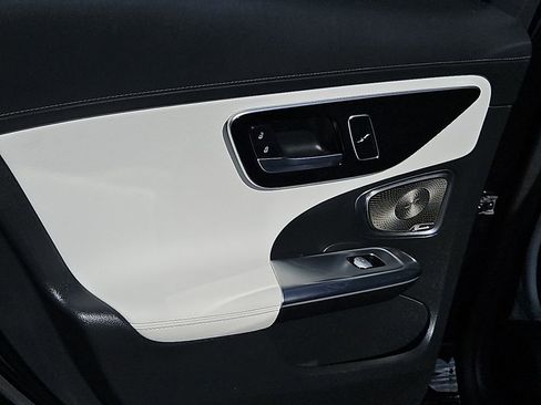 Used 2022 Mercedes-Benz C 300 Sedan image 15