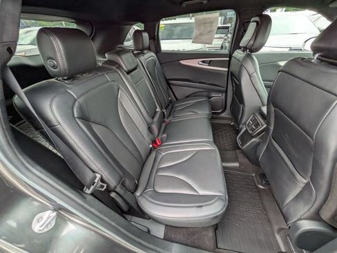 Used 2020 Lincoln Nautilus Premier w/ Equipment Group 101A AWD/4WD image 19