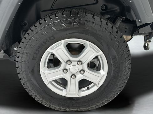Used 2018 Jeep Wrangler Unlimited Sport S AWD/4WD image 8