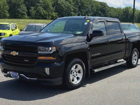 Used 2018 Chevrolet Silverado 1500 LT w/ All Star Edition AWD/4WD image 4