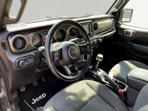 Used 2019 Jeep Wrangler Sport AWD/4WD image 18