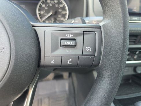 Used 2023 Nissan Rogue S AWD/4WD image 27