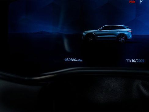 Used 2022 Jaguar F-PACE SVR image 51