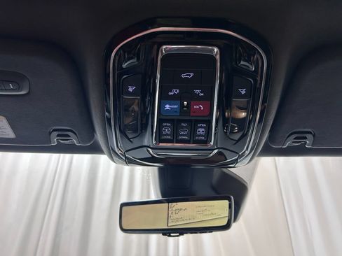 Used 2024 Jeep Grand Wagoneer Series III AWD/4WD image 20