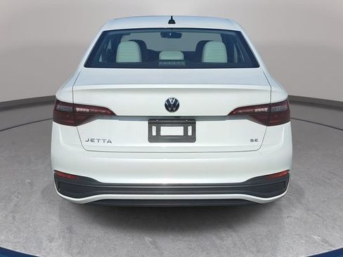 Certified 2023 Volkswagen Jetta SE FWD image 6