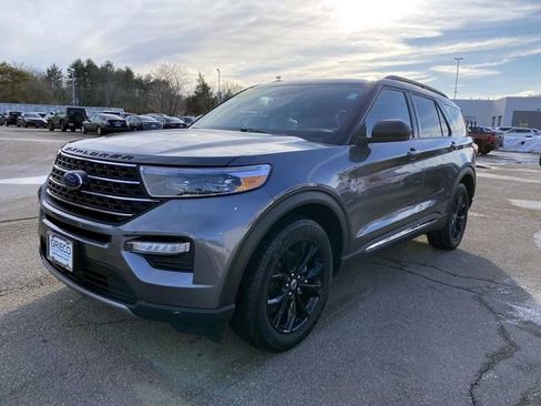 Used 2022 Ford Explorer XLT w/ Equipment Group 202A image 10