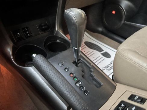 Used 2010 Toyota RAV4 Limited image 13