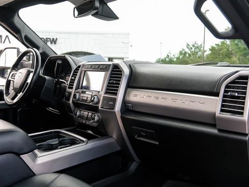 Used 2019 Ford F250 Platinum w/ Platinum Ultimate Package AWD/4WD image 9