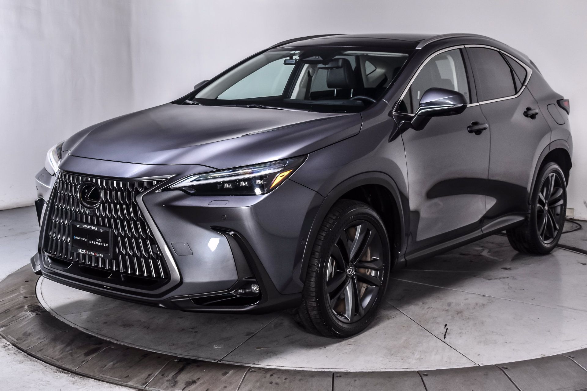Used 2025 Lexus NX 450h+ AWD w/ Towing Package (2000 Lbs) image 3