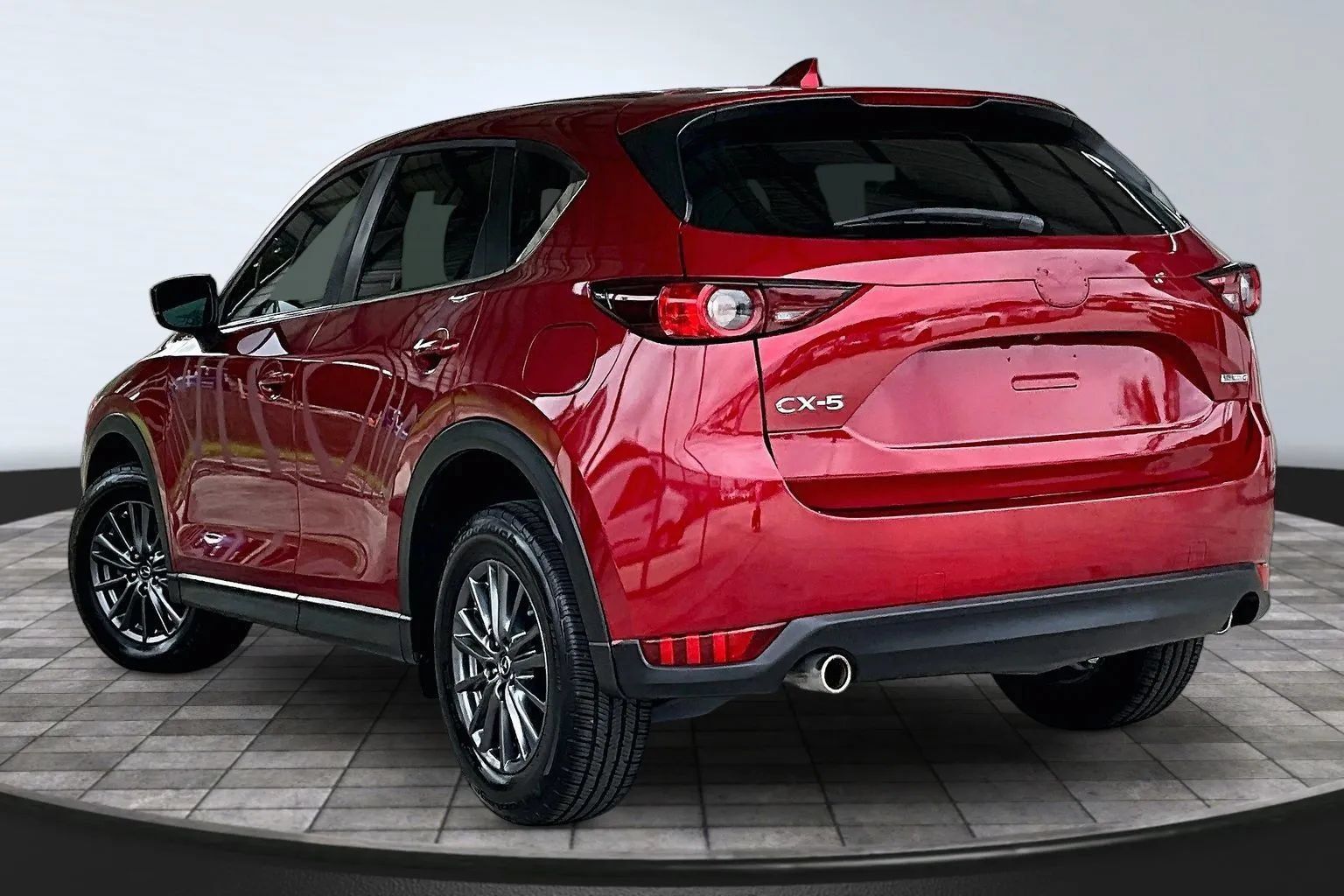 Used 2019 MAZDA CX-5 Sport FWD image 4