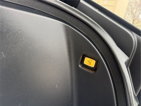 Used 2024 Tesla Cybertruck AWD Crew Cab image 50