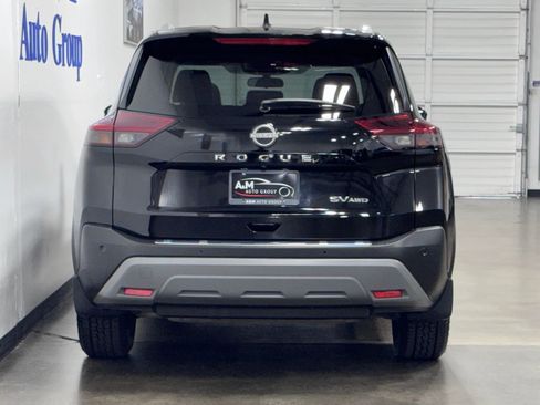 Used 2022 Nissan Rogue SV w/ SV Premium Package image 6