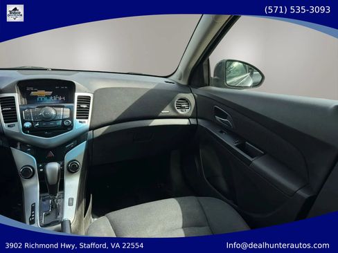 Used 2016 Chevrolet Cruze LT w/ Technology Package FWD image 24
