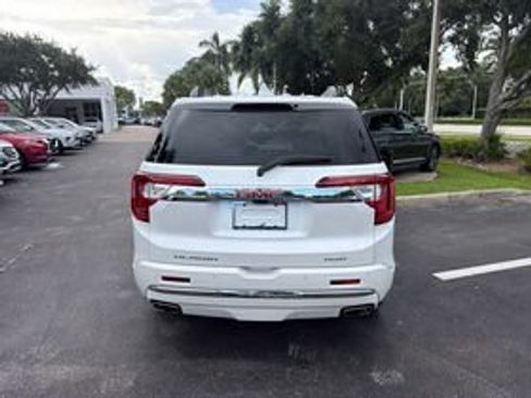 Used 2021 GMC Acadia Denali w/ Denali Technology Package AWD/4WD image 6