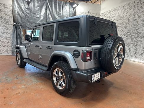 Used 2020 Jeep Wrangler Unlimited Sahara image 5