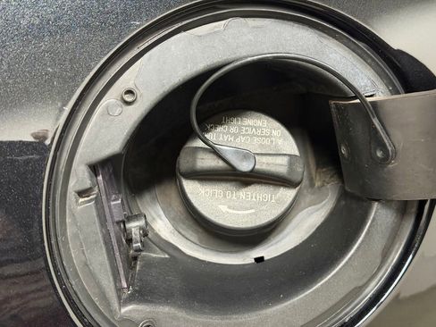 Used 2016 Jeep Cherokee Trailhawk w/ Comfort/Convenience Group image 19