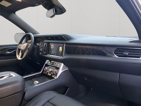 Used 2023 GMC Yukon Denali image 14