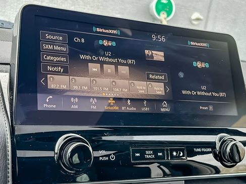 Used 2022 Nissan Armada SL w/ Captain's Chairs Package image 18