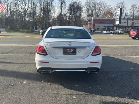 Used 2017 Mercedes-Benz E 300 4MATIC image 6