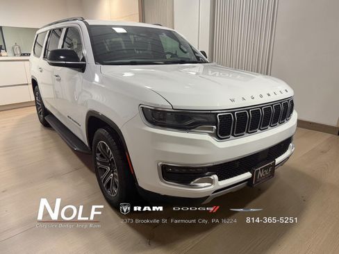 Used 2024 Jeep Wagoneer L Series II w/ Flexible Seating Group AWD/4WD image 1