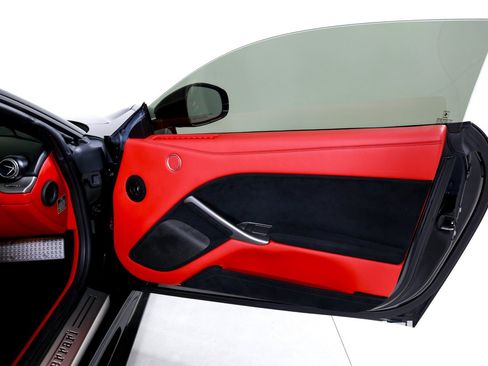 Used 2017 Ferrari F12 Berlinetta RWD image 18