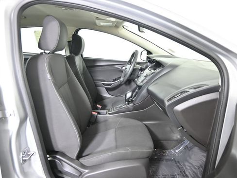 Used 2017 Ford Focus SE FWD image 13