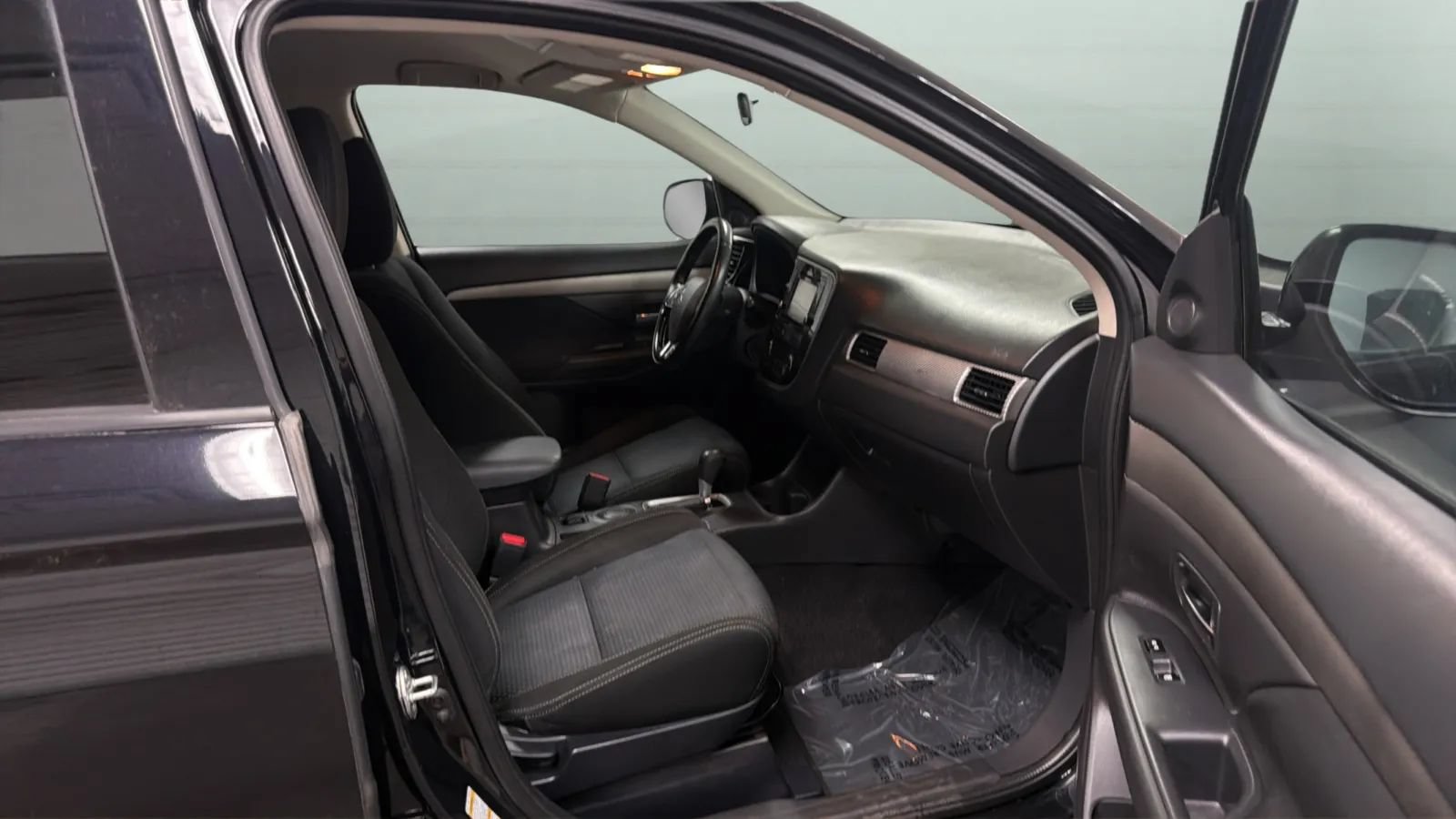 Used 2016 Mitsubishi Outlander SE FWD image 22