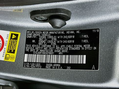 Used 2019 Toyota Highlander XLE AWD/4WD image 12