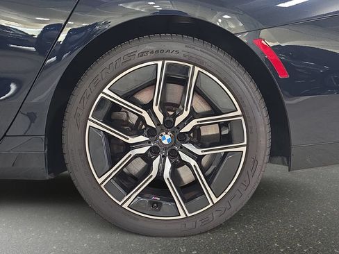 Used 2023 BMW 760i xDrive AWD/4WD image 32